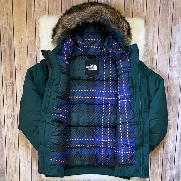 The North Face Men’s McMurdo Bomber Jacket In Ponderosa Green - Picture 6 of 9